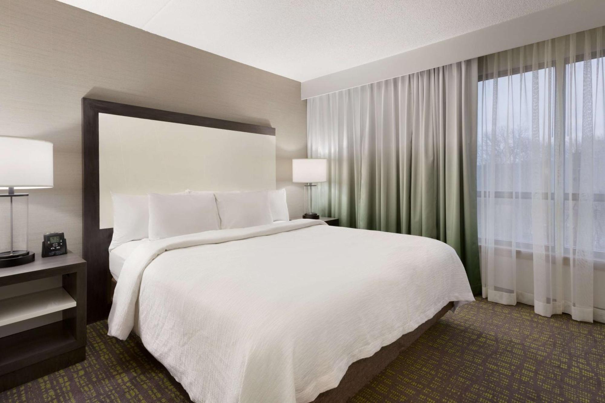 Embassy Suites Newark - Wilmington/South Exterior photo
