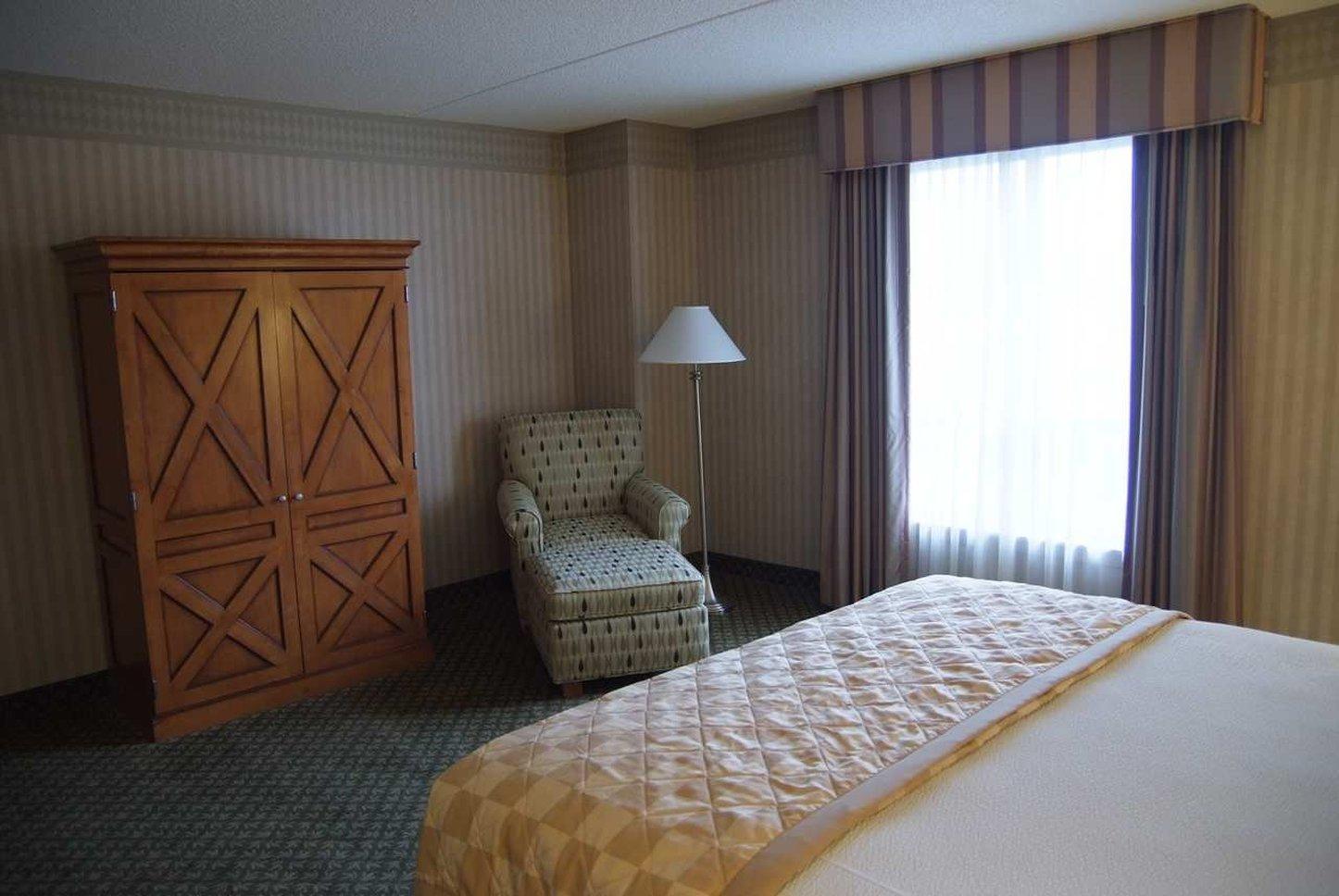 Embassy Suites Newark - Wilmington/South Exterior photo